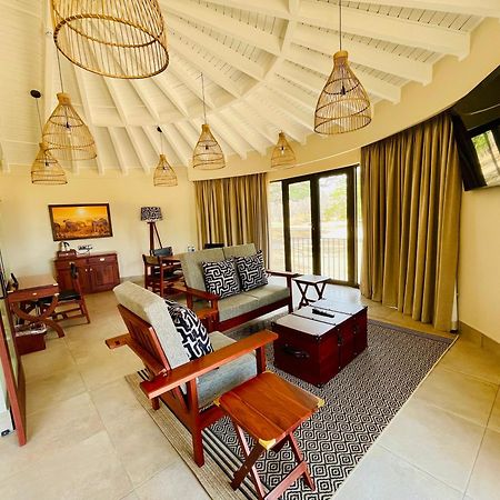 Hwange Safari Lodge Dete Экстерьер фото