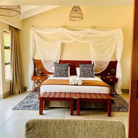Hwange Safari Lodge Dete Экстерьер фото