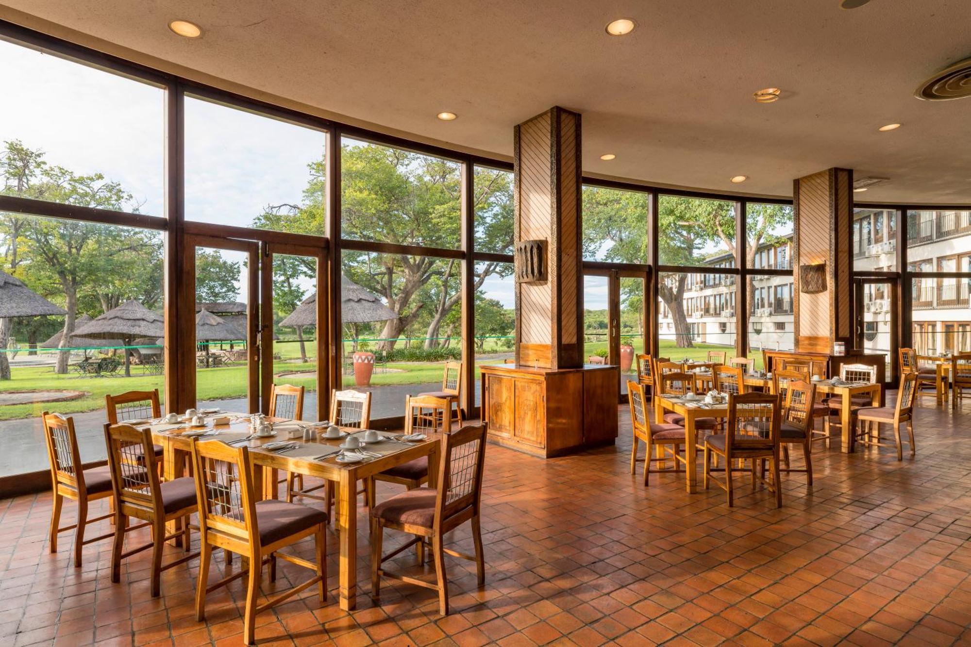 Hwange Safari Lodge Dete Экстерьер фото