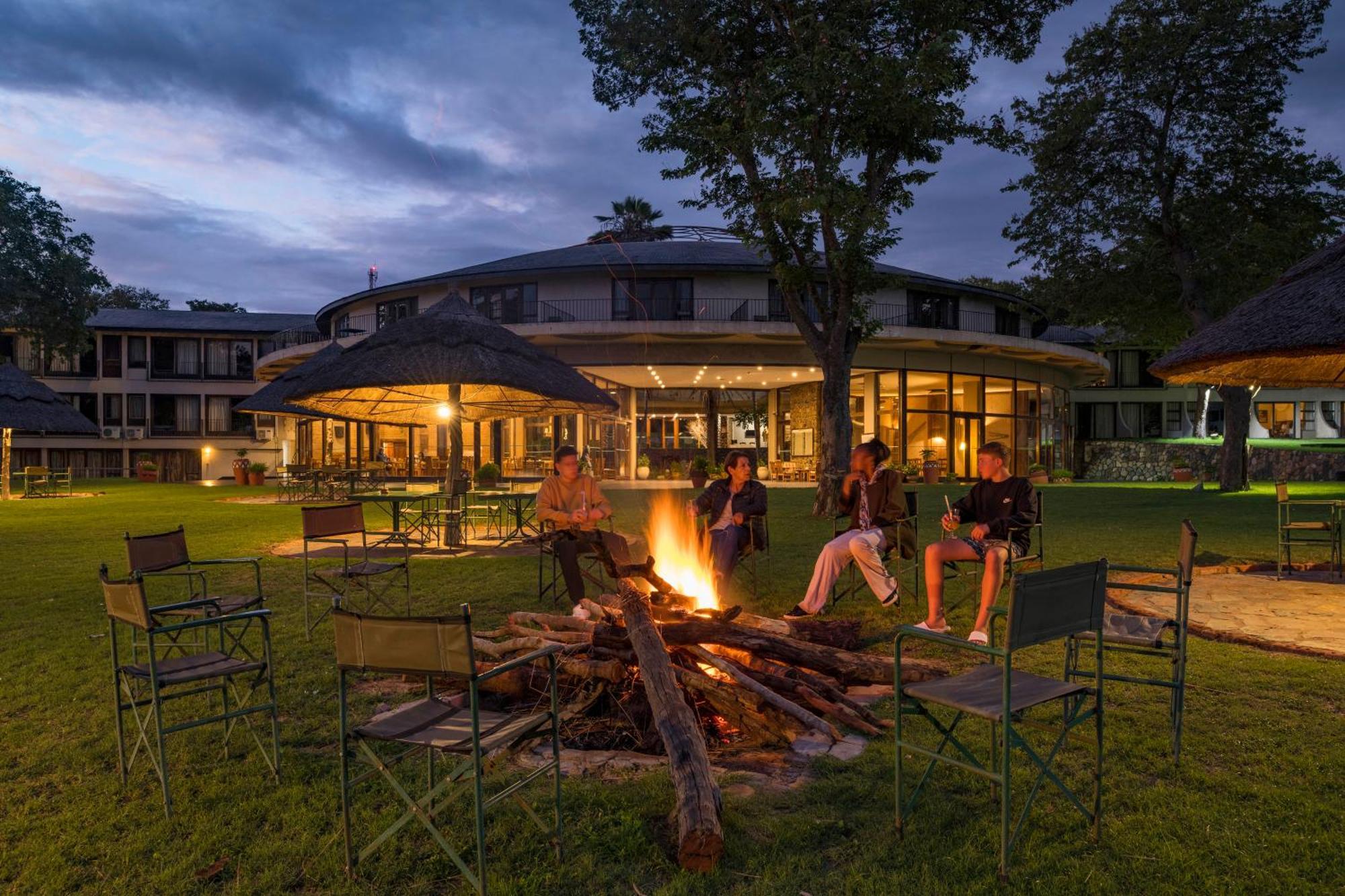 Hwange Safari Lodge Dete Экстерьер фото